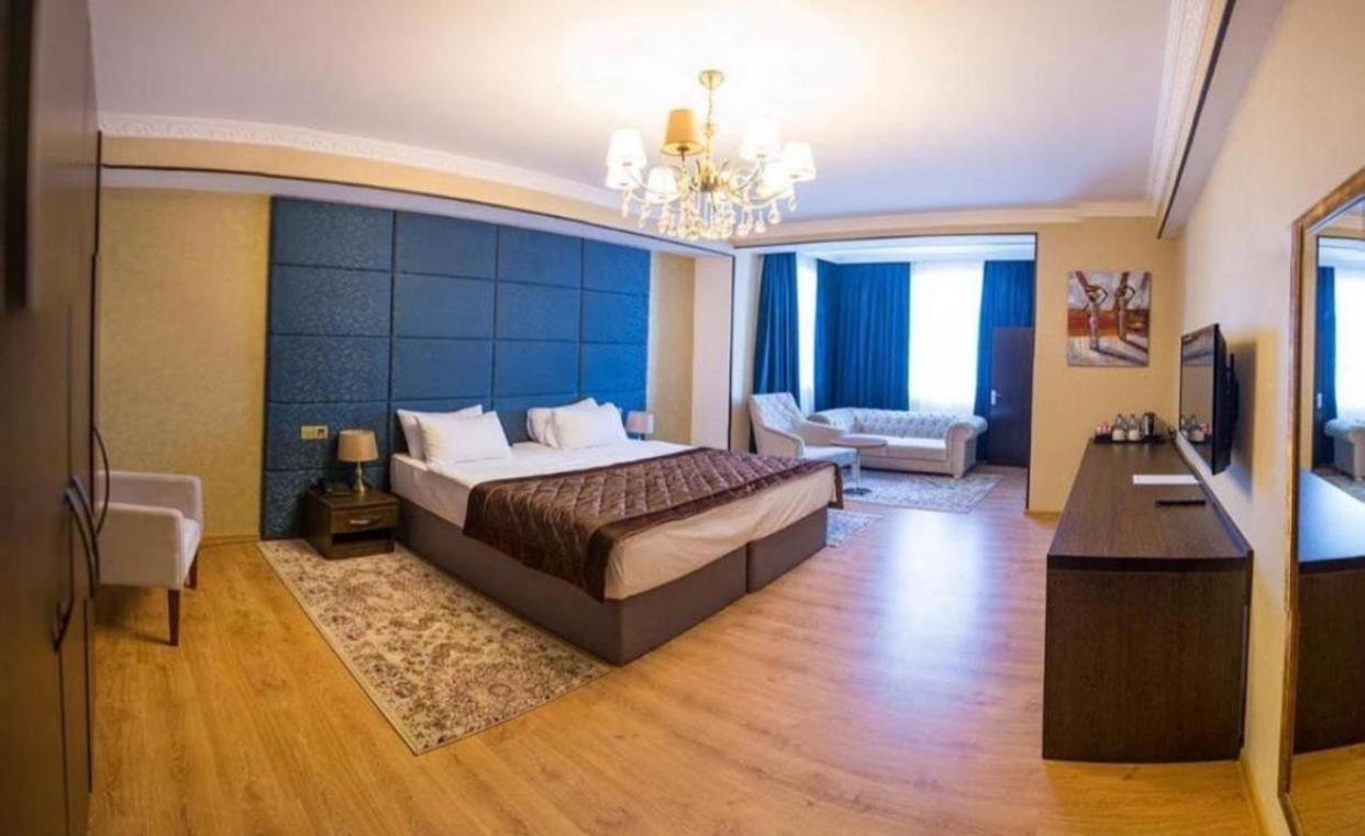 Grand Mirror Hotel Баку Екстериор снимка