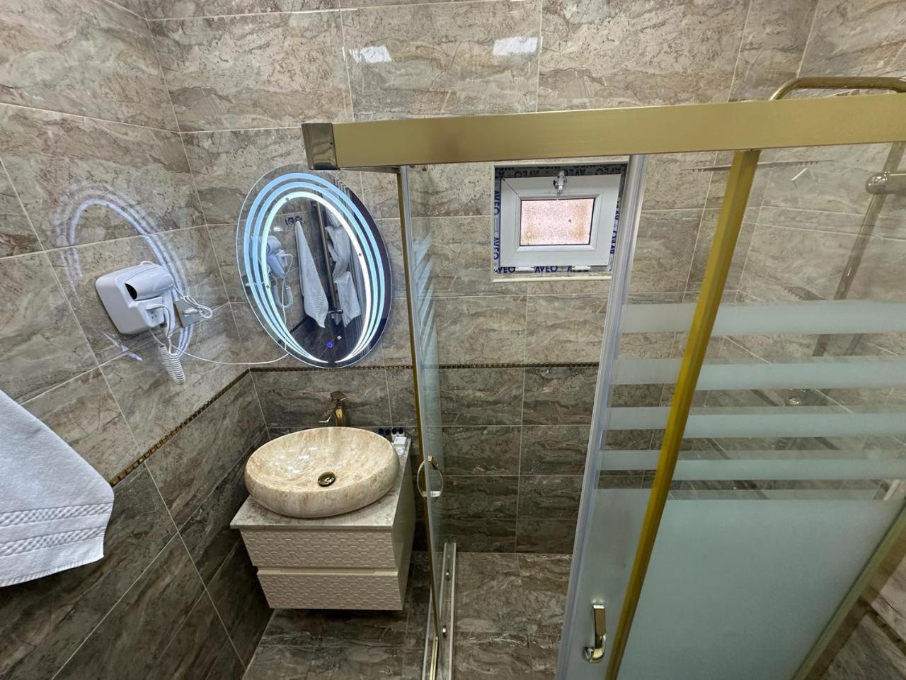 Grand Mirror Hotel Баку Екстериор снимка