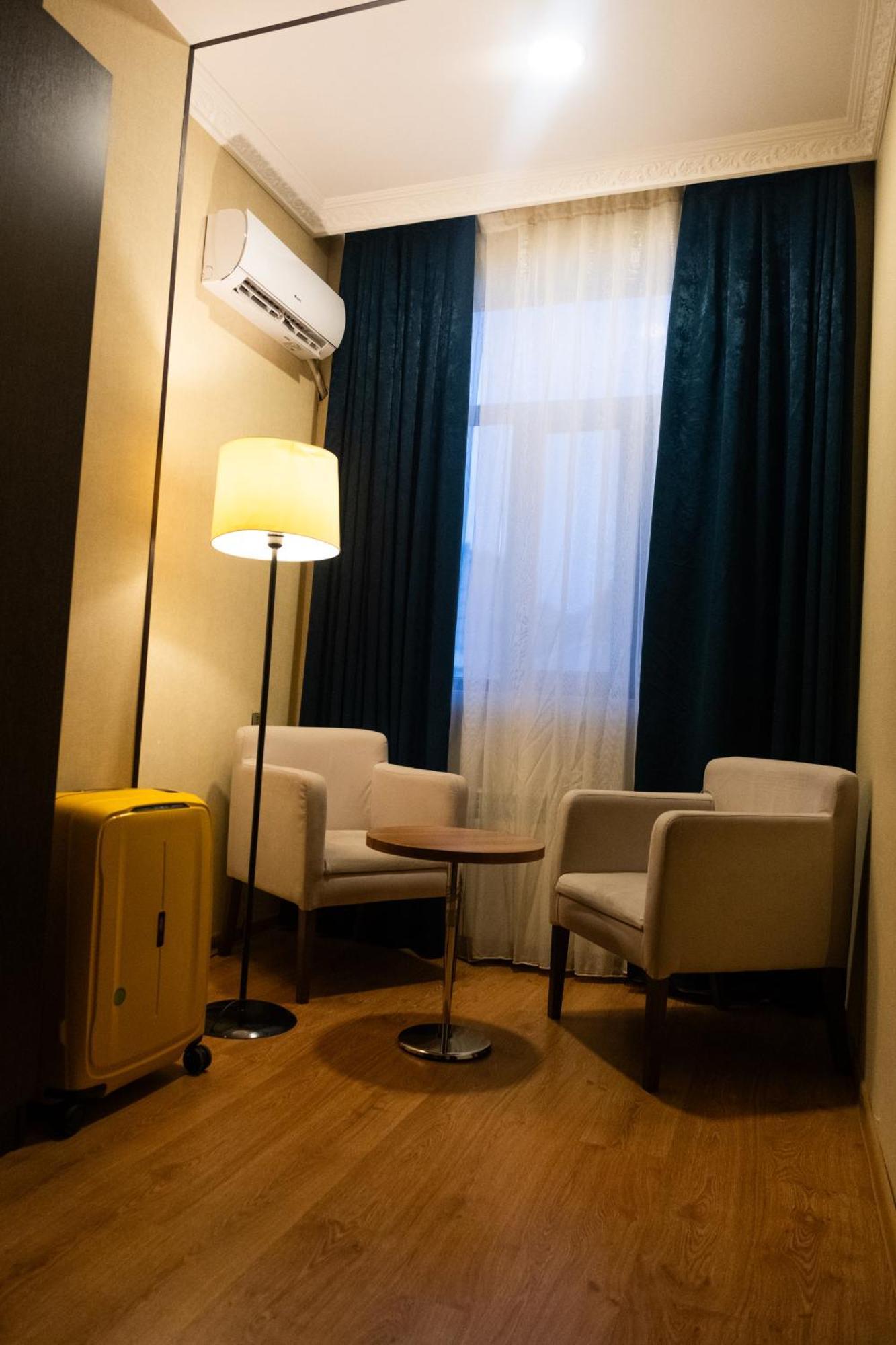 Grand Mirror Hotel Баку Екстериор снимка