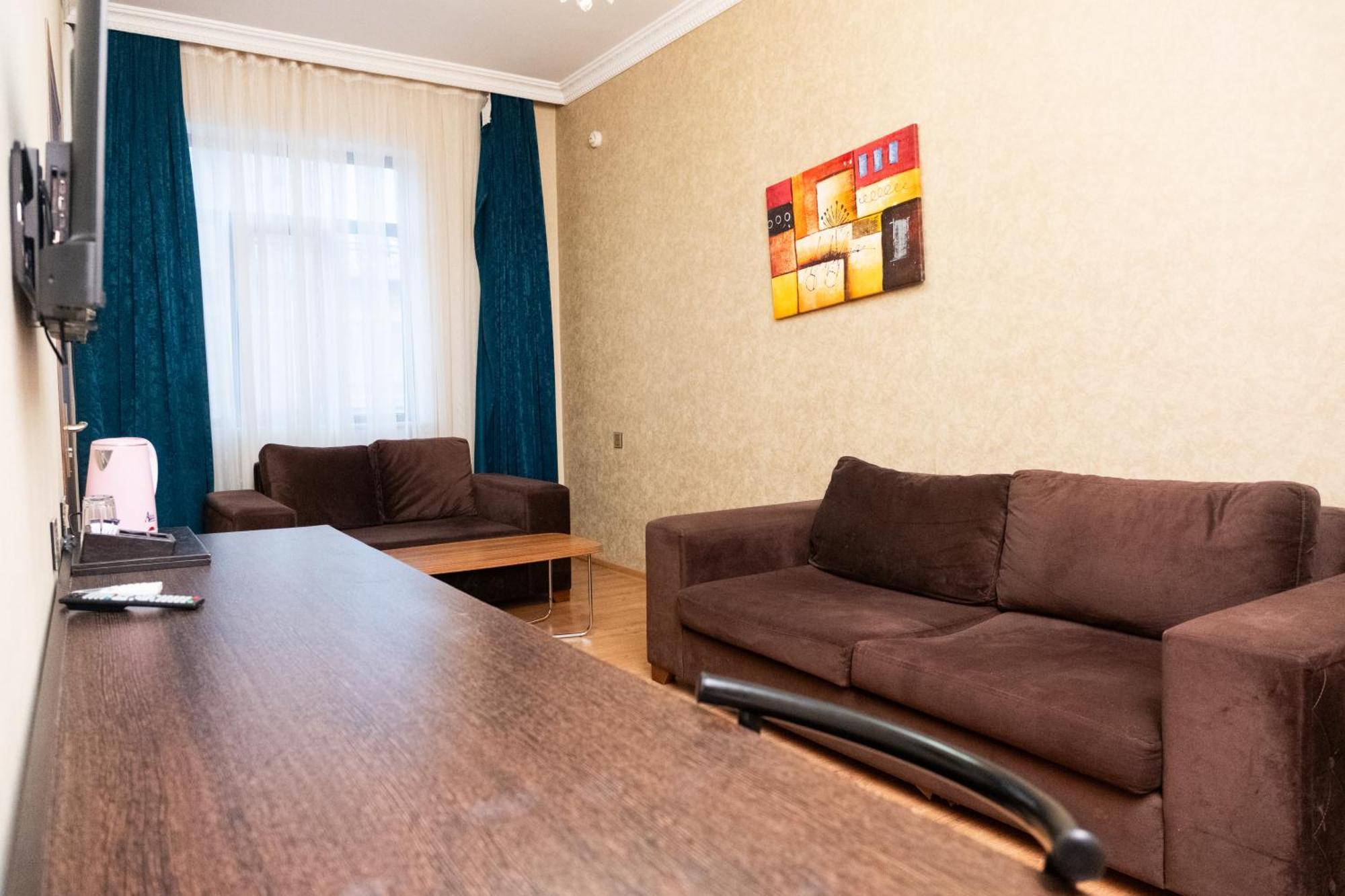 Grand Mirror Hotel Баку Екстериор снимка